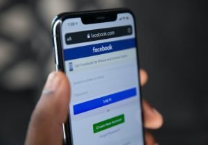 Delete Facebook Group on Mobile Phone